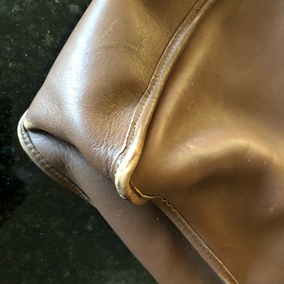 Soft leather messenger bag good for business and school - Picture 6 of 6